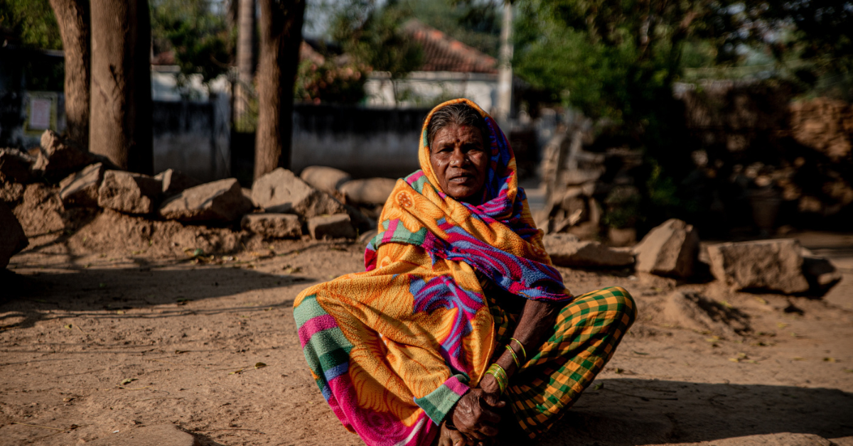 donna indiana fotografata durante l'ultimo viaggio di monitoraggio in India